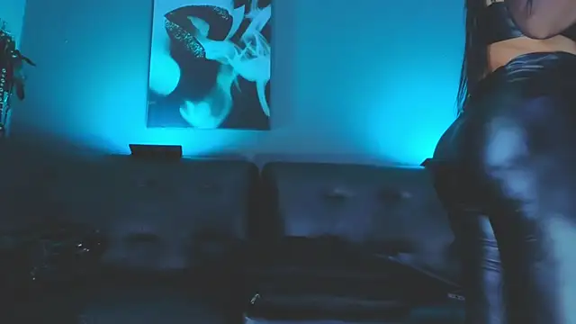 Amberstones online show from December 17, 2025, 10:04 pm