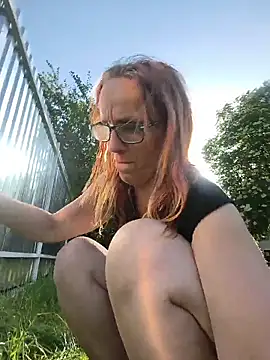 Snapshot of Dettybitch40 chatting on May 24, 2026, 4:29 pm Dettybitch40 online show from May 24, 2026, 4:29 pm