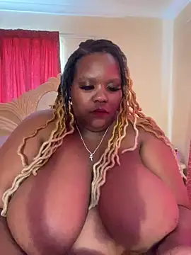 Snapshot of Michyboldy chatting on March 14, 2025, 12:07 pm Michyboldy online show from March 14, 2025, 12:07 pm