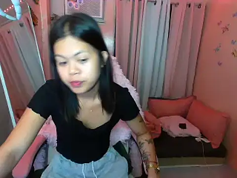 Snapshot of young_salsalita chatting on October 13, 2025, 1:34 pm young salsalita online show from October 13, 2025, 1:34 pm