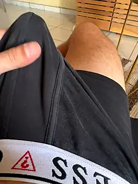 Snapshot of dk2995 chatting on October 13, 2025, 12:51 pm dk2995 online show from October 13, 2025, 12:51 pm