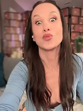 Snapshot of Fiona_Kent_ chatting on January 25, 2025, 3:40 am Fiona Kent online show from January 25, 2025, 3:40 am