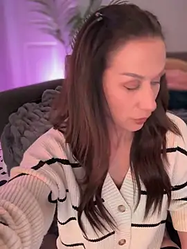 Snapshot of Fiona_Kent_ chatting on February 26, 2025, 1:46 am Fiona Kent online show from February 26, 2025, 1:46 am