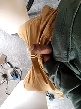 Brown Andres online show from April 23, 2026, 2:08 pm
