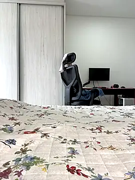 tsuki chan on online show from October 31, 2025, 2:46 pm