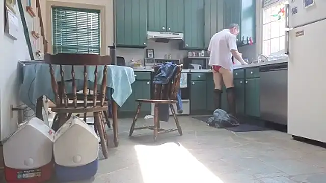 Snapshot of CDforU chatting on April 16, 2026, 5:14 pm CDforU online show from April 16, 2026, 5:14 pm