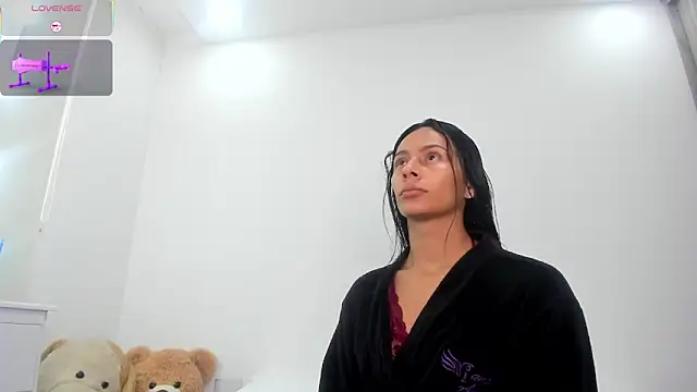 Snapshot of karlyn_angels chatting on February 19, 2026, 6:05 pm karlyn angels online show from February 19, 2026, 6:05 pm