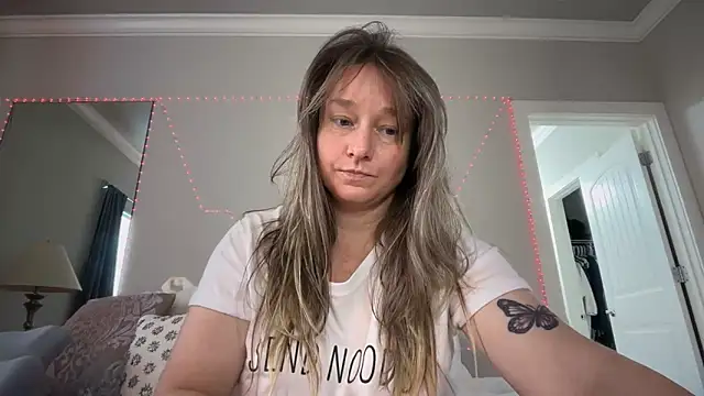 Snapshot of Vivian_MayXxX chatting on February 14, 2026, 9:04 pm Vivian MayXxX online show from February 14, 2026, 9:04 pm