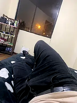 Snapshot of stuard-19 chatting on November 2, 2025, 6:40 am stuard-19 online show from November 2, 2025, 6:40 am