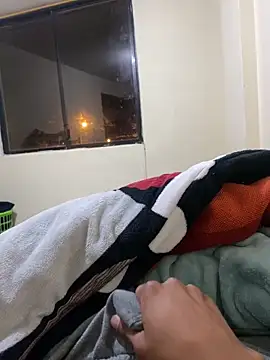 Snapshot of stuard-19 chatting on November 25, 2025, 5:19 am stuard-19 online show from November 25, 2025, 5:19 am