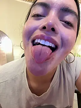 Snapshot of HotstuffCherrySummer chatting on March 10, 2026, 8:18 am HotstuffCherrySummer online show from March 10, 2026, 8:18 am