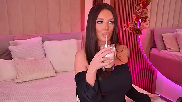 Snapshot of kaya_b chatting on November 19, 2025, 8:31 pm kaya b online show from November 19, 2025, 8:31 pm