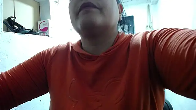 nattashafoxx online show from December 2, 2025, 12:11 am