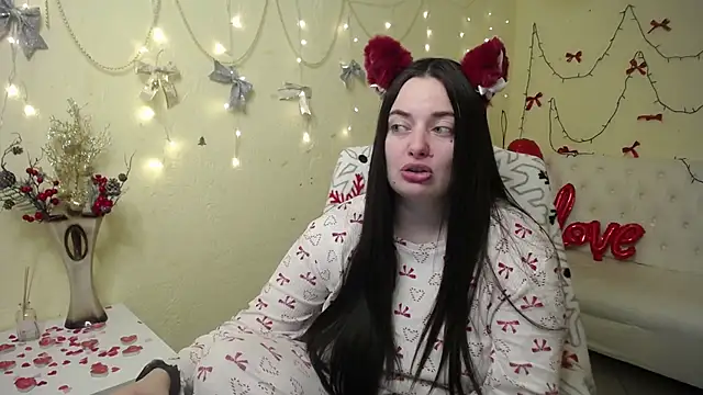 Snapshot of MilanaPrice chatting on January 14, 2026, 6:44 pm MilanaPrice online show from January 14, 2026, 6:44 pm