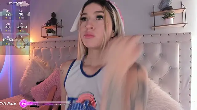 Atenea Klett  online show from October 10, 2025, 2:51 pm