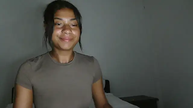Snapshot of dark_enchantress_ chatting on February 24, 2026, 1:39 am dark enchantress online show from February 24, 2026, 1:39 am