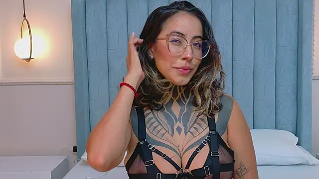 NicoleBlum online show from May 19, 2026, 7:54 pm