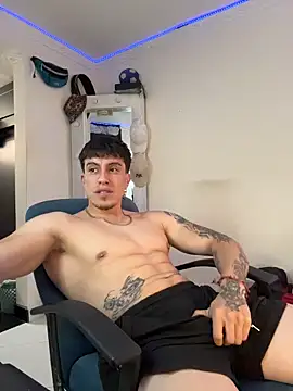 strongboy  online show from May 14, 2026, 5:54 pm