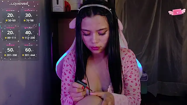 Snapshot of -Camila_ chatting on February 27, 2025, 4:24 am -Camila online show from February 27, 2025, 4:24 am