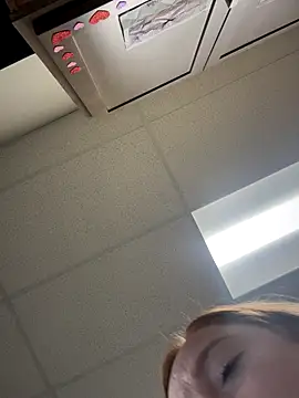 Snapshot of cinnatitties chatting on October 23, 2025, 6:06 pm cinnatitties online show from October 23, 2025, 6:06 pm