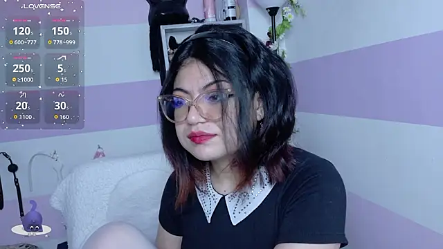 Snapshot of Catwhite_ chatting on February 23, 2026, 7:03 pm Catwhite online show from February 23, 2026, 7:03 pm