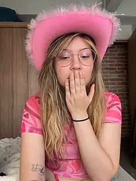 Snapshot of Darling_XXX chatting on March 2, 2026, 6:04 pm Darling XXX online show from March 2, 2026, 6:04 pm