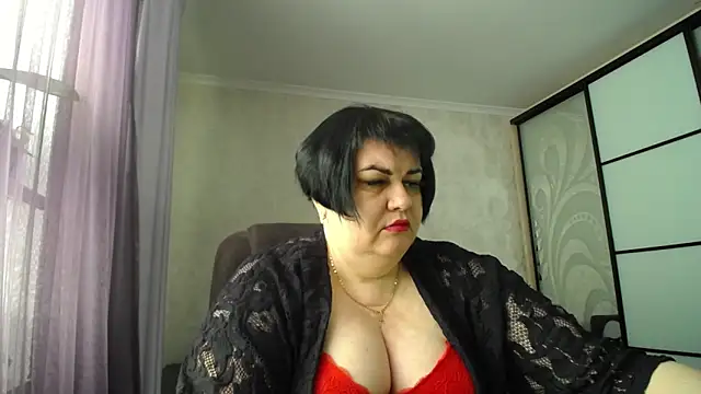 Snapshot of JuicyLady_Di chatting on April 16, 2026, 4:57 am JuicyLady Di online show from April 16, 2026, 4:57 am