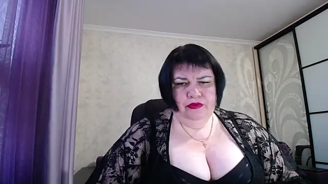 JuicyLady Di online show from October 10, 2025, 4:57 am
