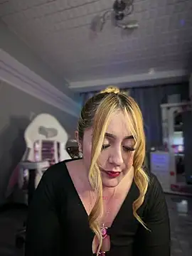 Snapshot of Sam_Thompsoon_ chatting on July 2, 2026, 3:23 am Sam Thompsoon online show from July 2, 2026, 3:23 am