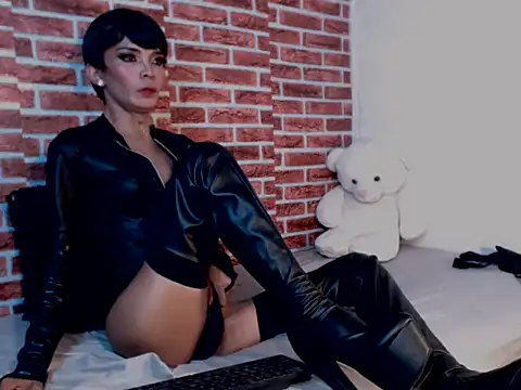 juicyCOCKeva online show from May 8, 2026, 10:46 pm