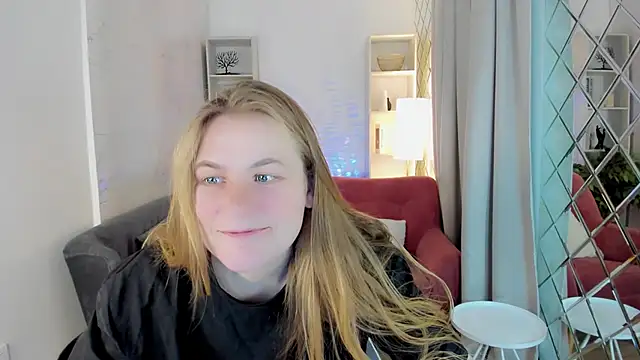 Snapshot of JadeSoft chatting on November 8, 2025, 2:31 pm JadeSoft online show from November 8, 2025, 2:31 pm