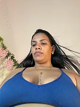 Snapshot of ArielleMillerr chatting on September 9, 2025, 5:44 pm ArielleMillerr online show from September 9, 2025, 5:44 pm