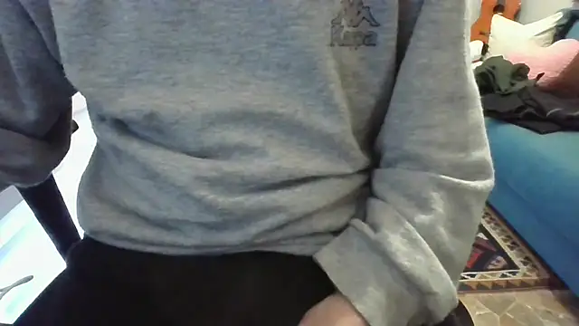 Snapshot of alessexxx24 chatting on January 18, 2025, 9:45 am alessexxx24 online show from January 18, 2025, 9:45 am