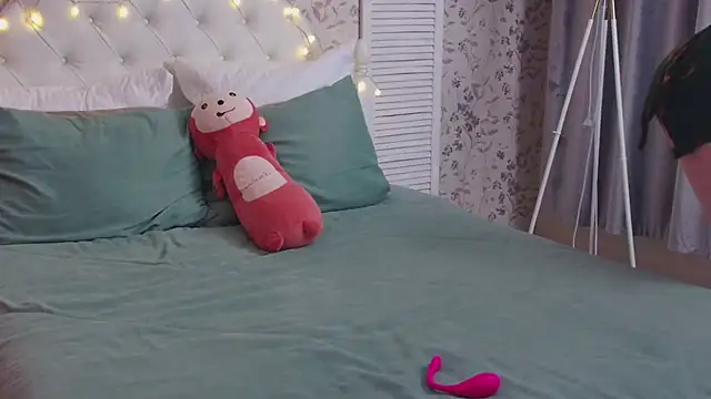 Wendy-Darling online show from February 17, 2026, 1:36 am