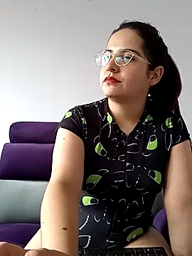 Snapshot of MiaLaurenzz chatting on February 15, 2025, 5:07 pm MiaLaurenzz online show from February 15, 2025, 5:07 pm