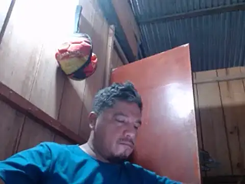 Snapshot of Vulckano43 chatting on March 4, 2025, 7:32 pm Vulckano43 online show from March 4, 2025, 7:32 pm