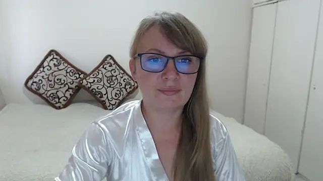 MargotLot online show from June 12, 2026, 2:15 pm