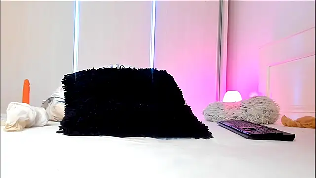 Aidasina online show from April 28, 2026, 2:27 am