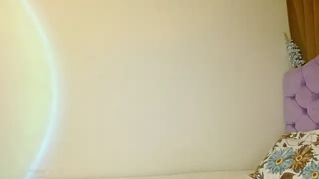 Snapshot of kiarablue chatting on April 15, 2026, 2:06 am kiarablue online show from April 15, 2026, 2:06 am