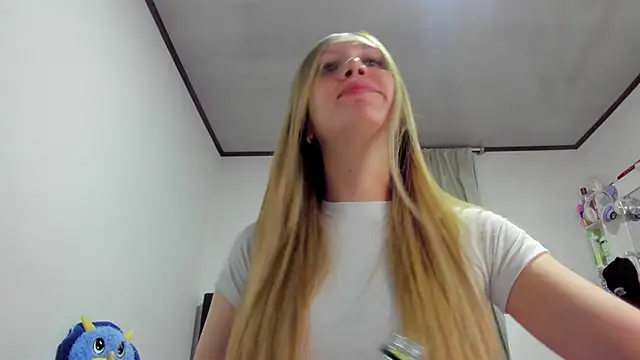 horny  molly  online show from May 6, 2026, 4:49 am