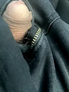 Snapshot of Perwers_41 chatting on September 8, 2025, 5:01 pm Perwers 41 online show from September 8, 2025, 5:01 pm