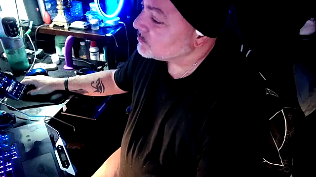 Snapshot of Drake_DVamp chatting on September 23, 2025, 4:41 am Drake DVamp online show from September 23, 2025, 4:41 am