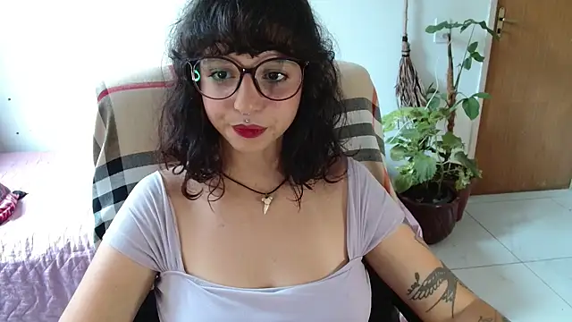 Snapshot of myamillor chatting on December 4, 2025, 4:06 pm myamillor online show from December 4, 2025, 4:06 pm