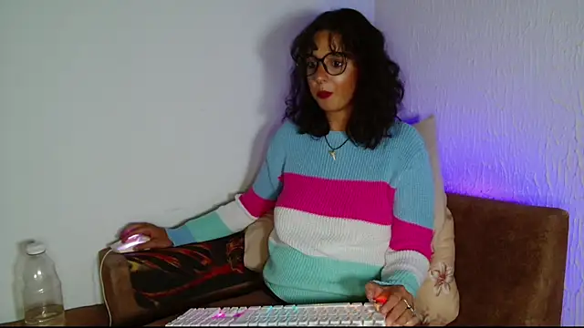 Snapshot of myamillor chatting on March 30, 2026, 9:16 pm myamillor online show from March 30, 2026, 9:16 pm