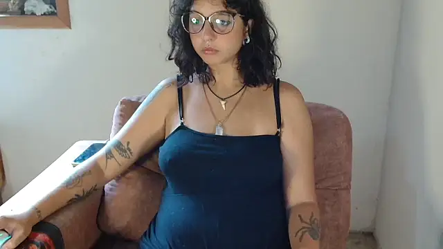 Snapshot of myamillor chatting on January 19, 2026, 1:26 pm myamillor online show from January 19, 2026, 1:26 pm