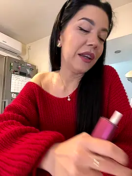 Snapshot of denise_k chatting on October 29, 2025, 12:37 pm denise k online show from October 29, 2025, 12:37 pm