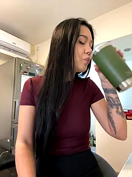 Snapshot of denise_k chatting on October 20, 2025, 11:44 am denise k online show from October 20, 2025, 11:44 am