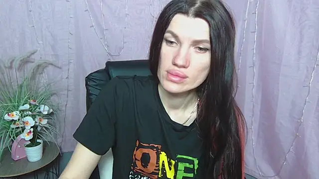 MilaLoona online show from April 23, 2026, 5:58 am