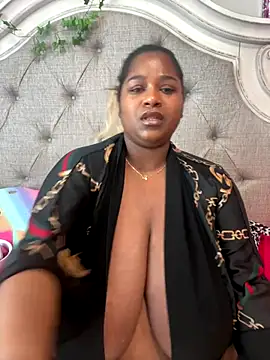 BigFineSelena online show from December 14, 2025, 4:45 pm