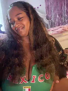 BigFineSelena online show from May 24, 2026, 12:16 pm